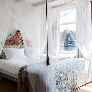 Studio met een King Size Bed